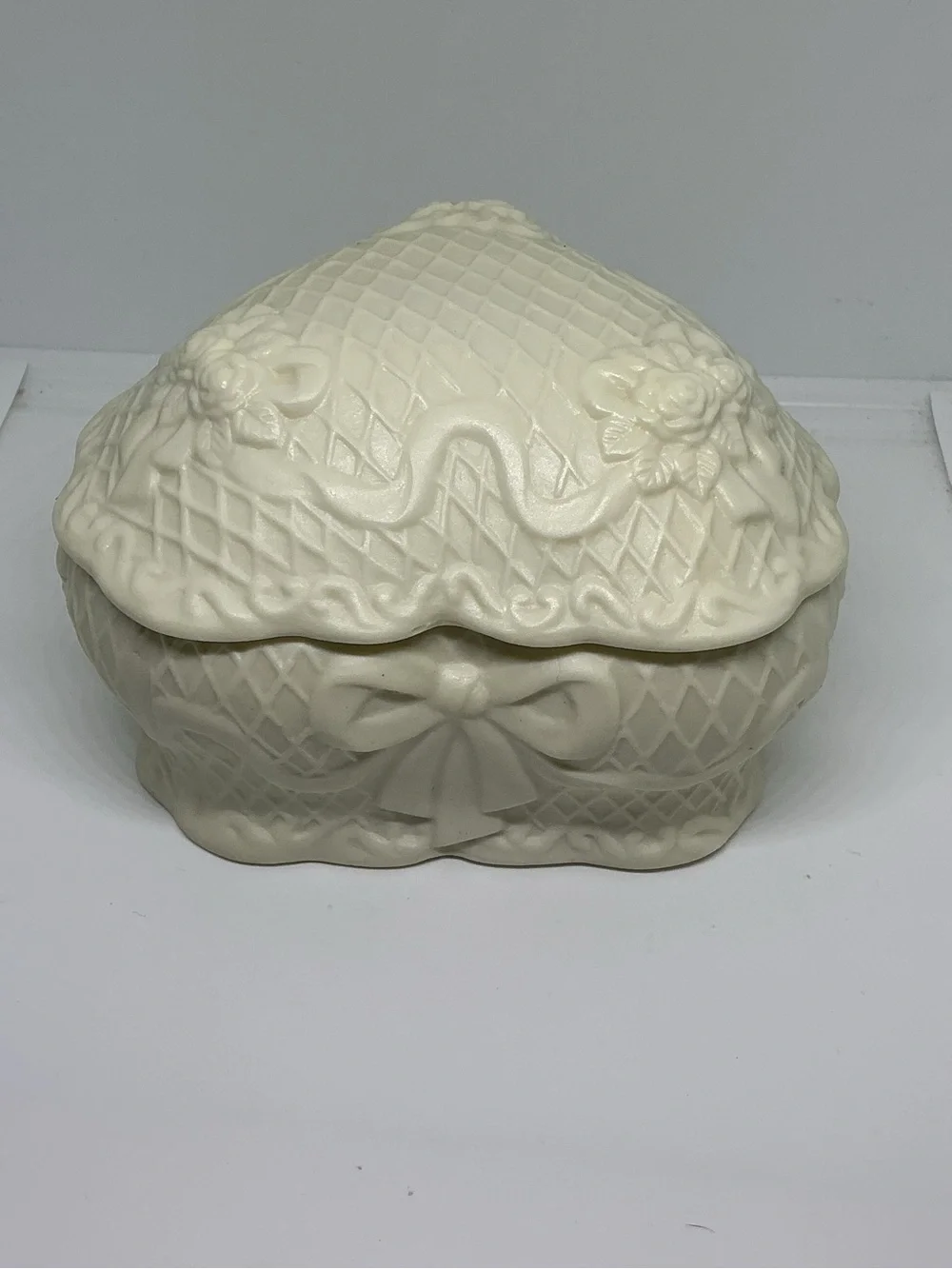 Ivory Ceramic Heart-Shaped Trinket Box Embossed Roses, Bow & Lattice Relief