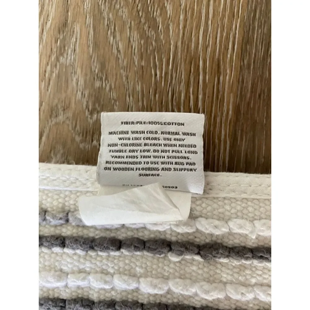 Threshold Grays White Bath Mat