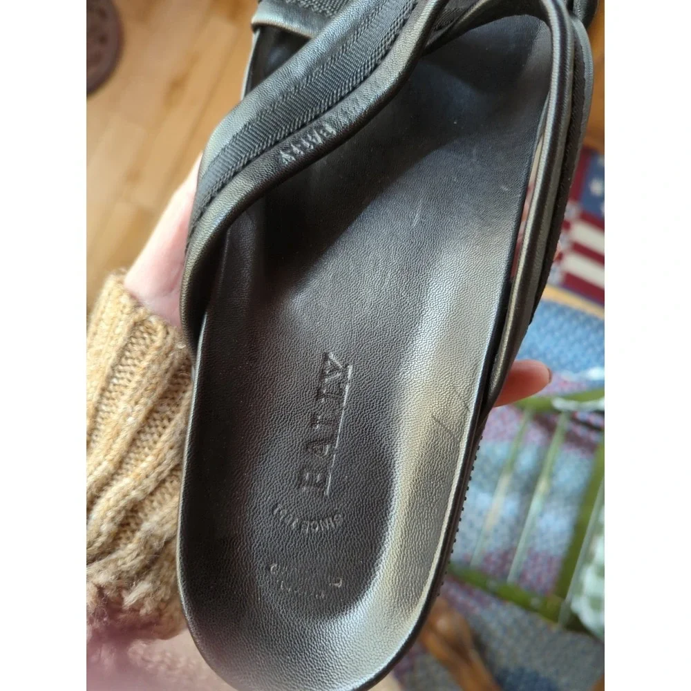 Bally very us