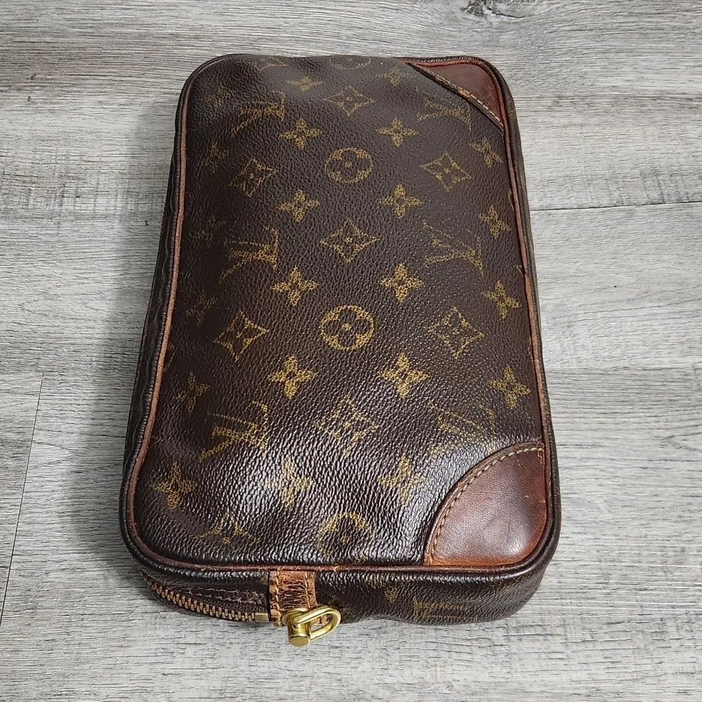Louis Vuitton added size monogram