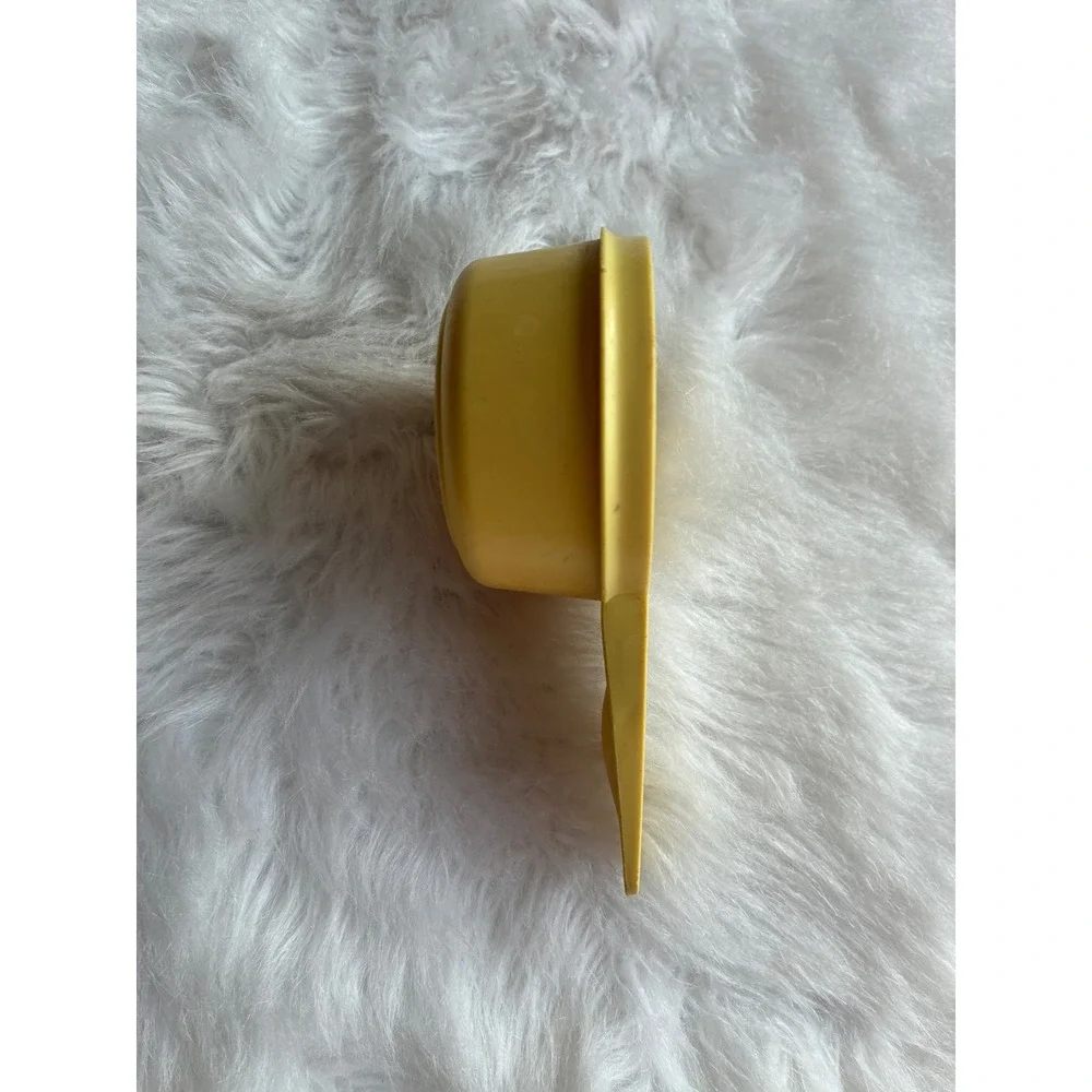 Tupperware vintage cup
