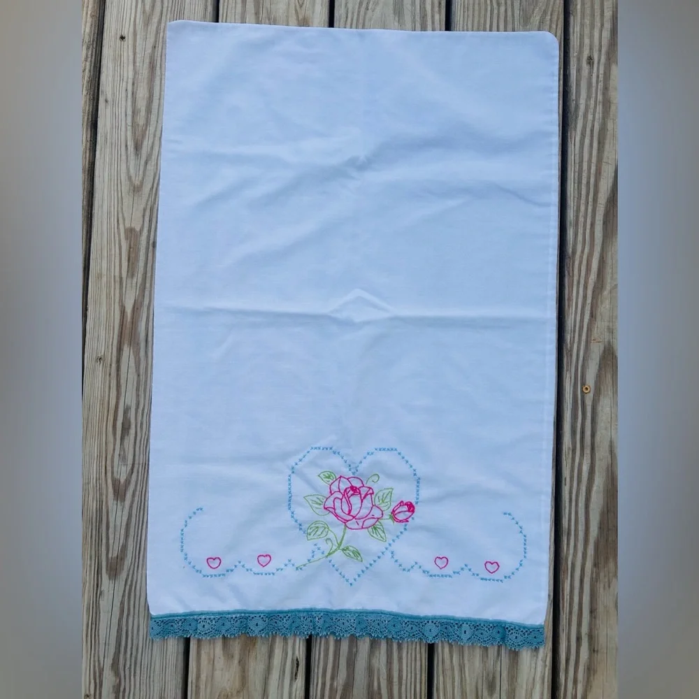 Vtg Handmade Embroidered Pillowcase Flour Sack 19x28 Cottagecore Grandma Hearts‎