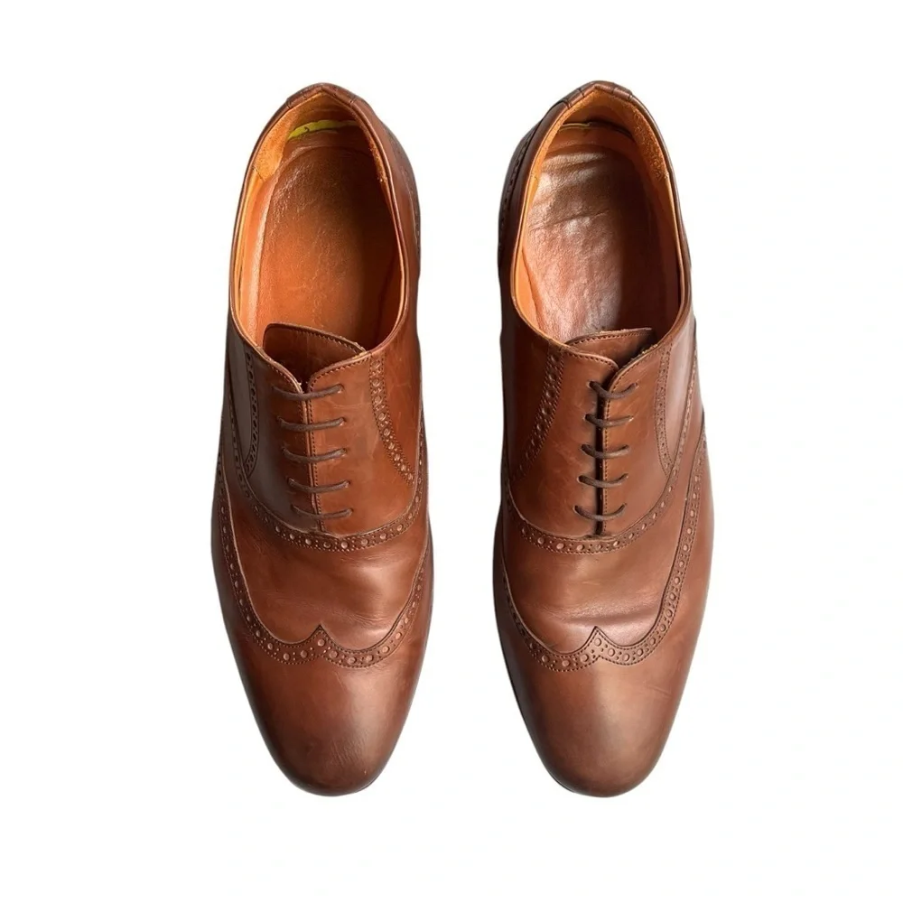 WOLF & SHEPHERD Senna Wingtip Oxford Dress Shoe in Maple Brown