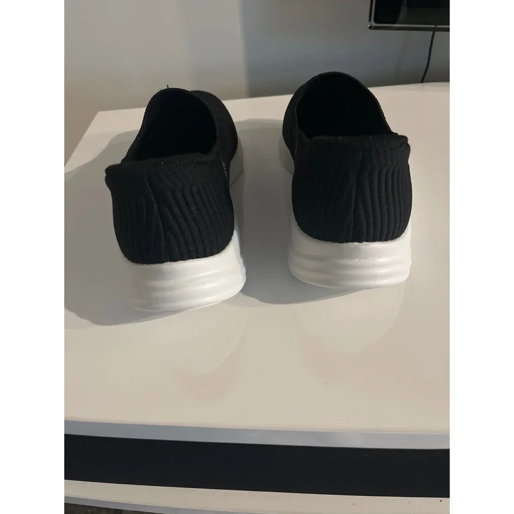 Skechers hands free