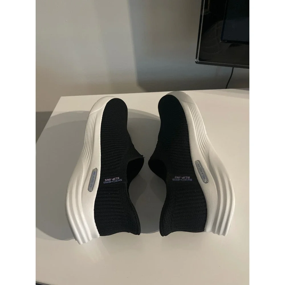 Skechers hands free
