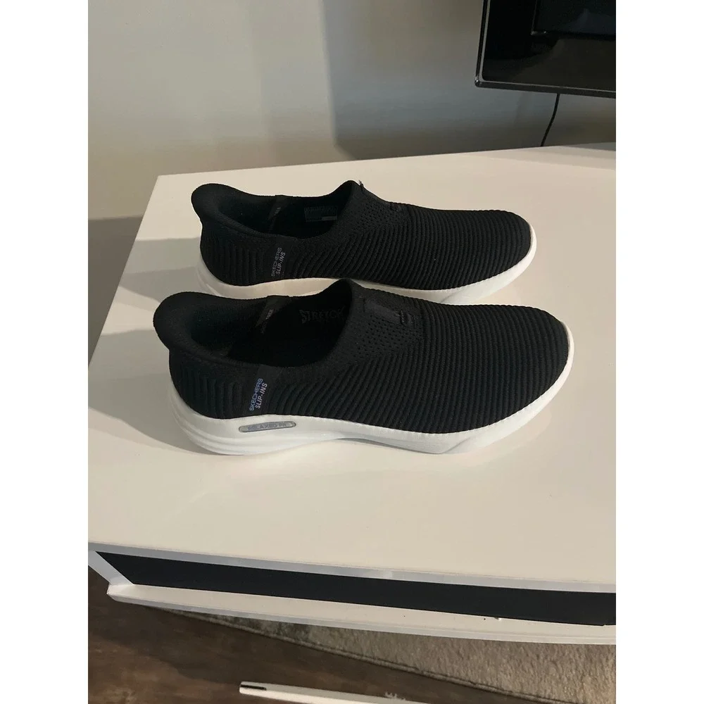 Skechers hands free