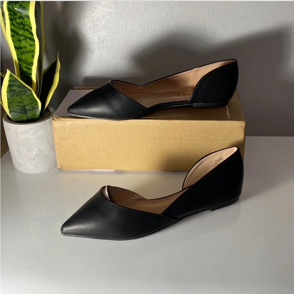 Journee Collection sleek black