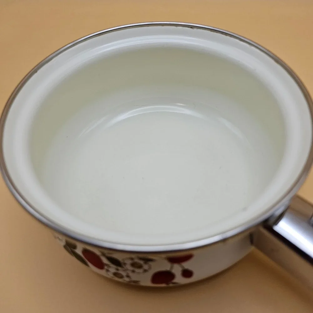 Sheffield Strawberries n‎ Cream Enamel Saucepan Pot with Creamer Pitcher Set