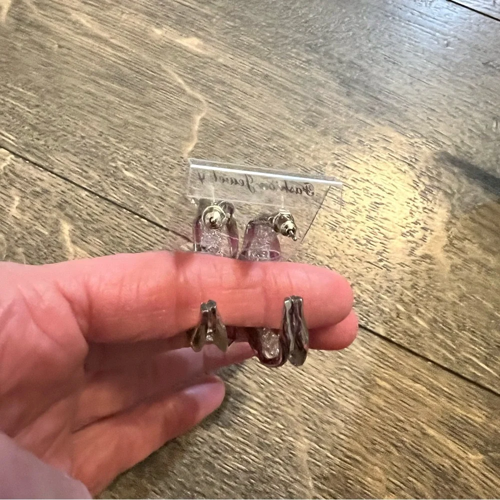 N/A silver tone