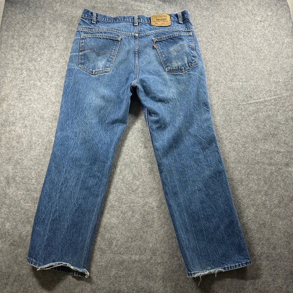 Levis measurements waist