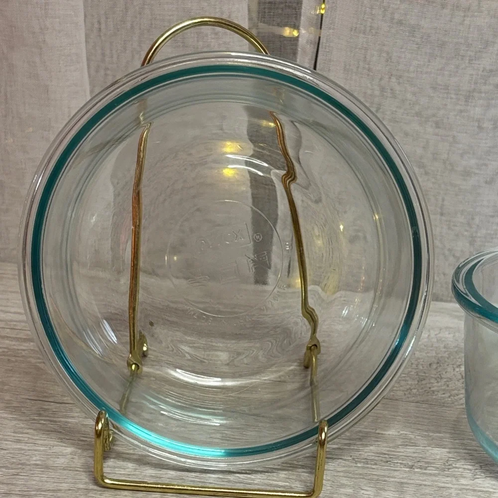 Pyrex elegant glass