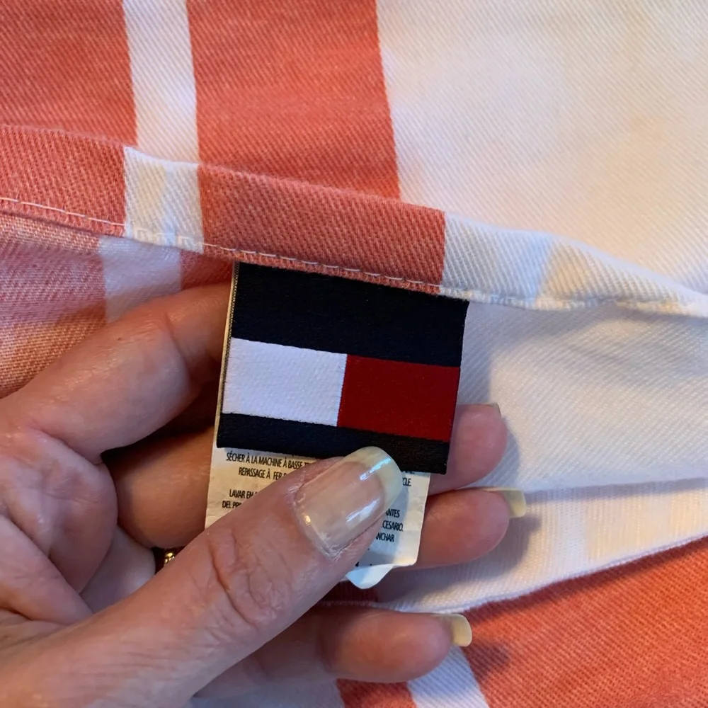 Tommy Hilfiger home shower smoke