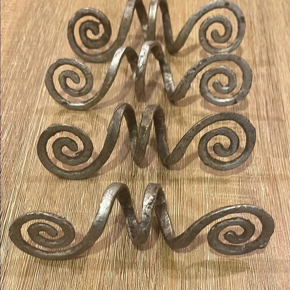 N/A table charming rings