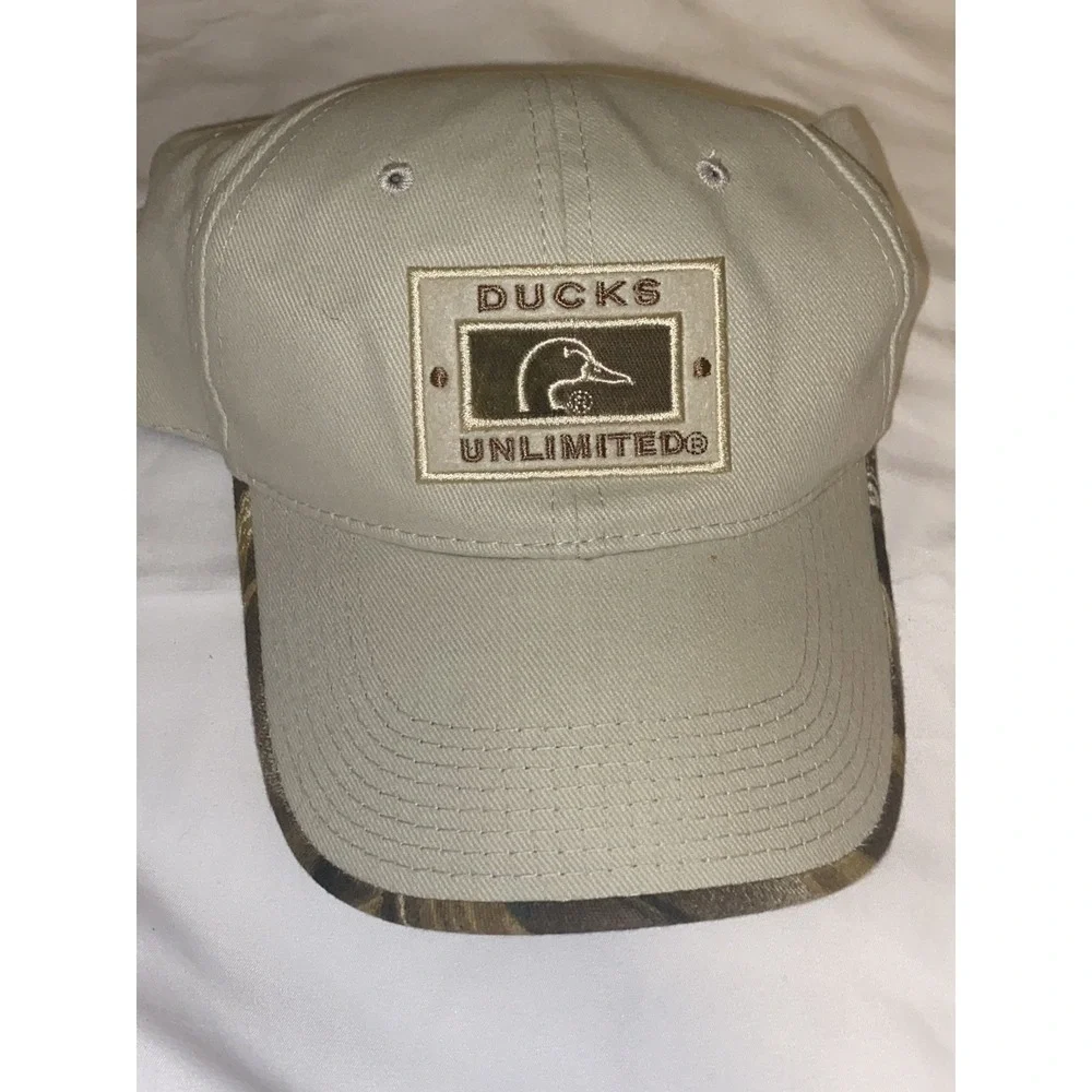 Ducks Unlimited‎ Ball Cap. Camo One Size Fits Most.