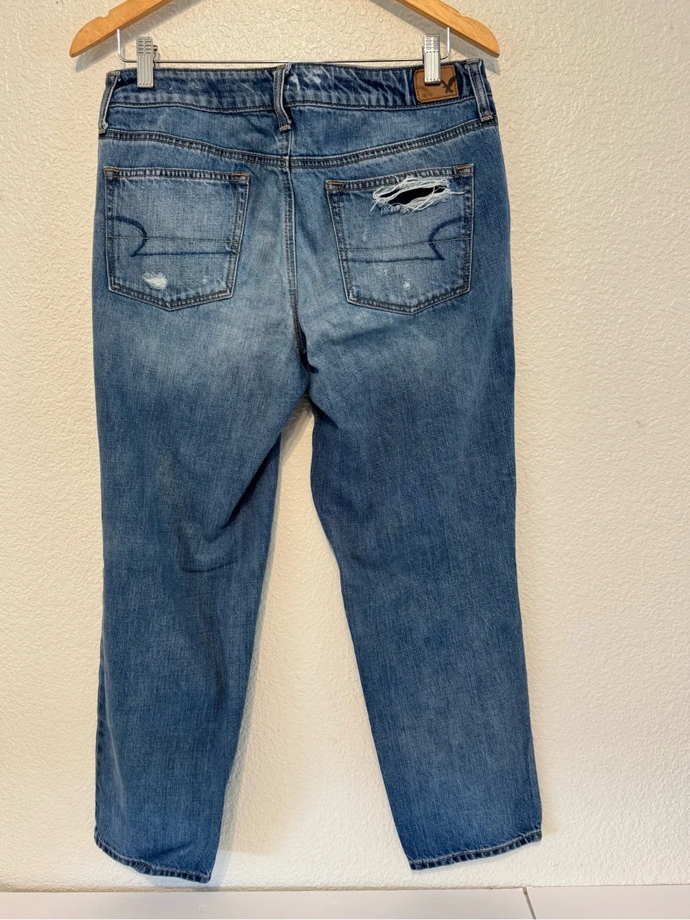 American Eagle Outfitters Distressed Blue Denim Cropped Jeans 5-Pocket