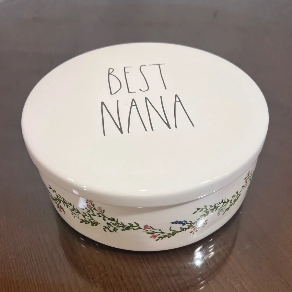 RAE DUNN COLLECTIBLE CERAMICS Trinket Tray “Best Nana” embossed! Great gift NWOT