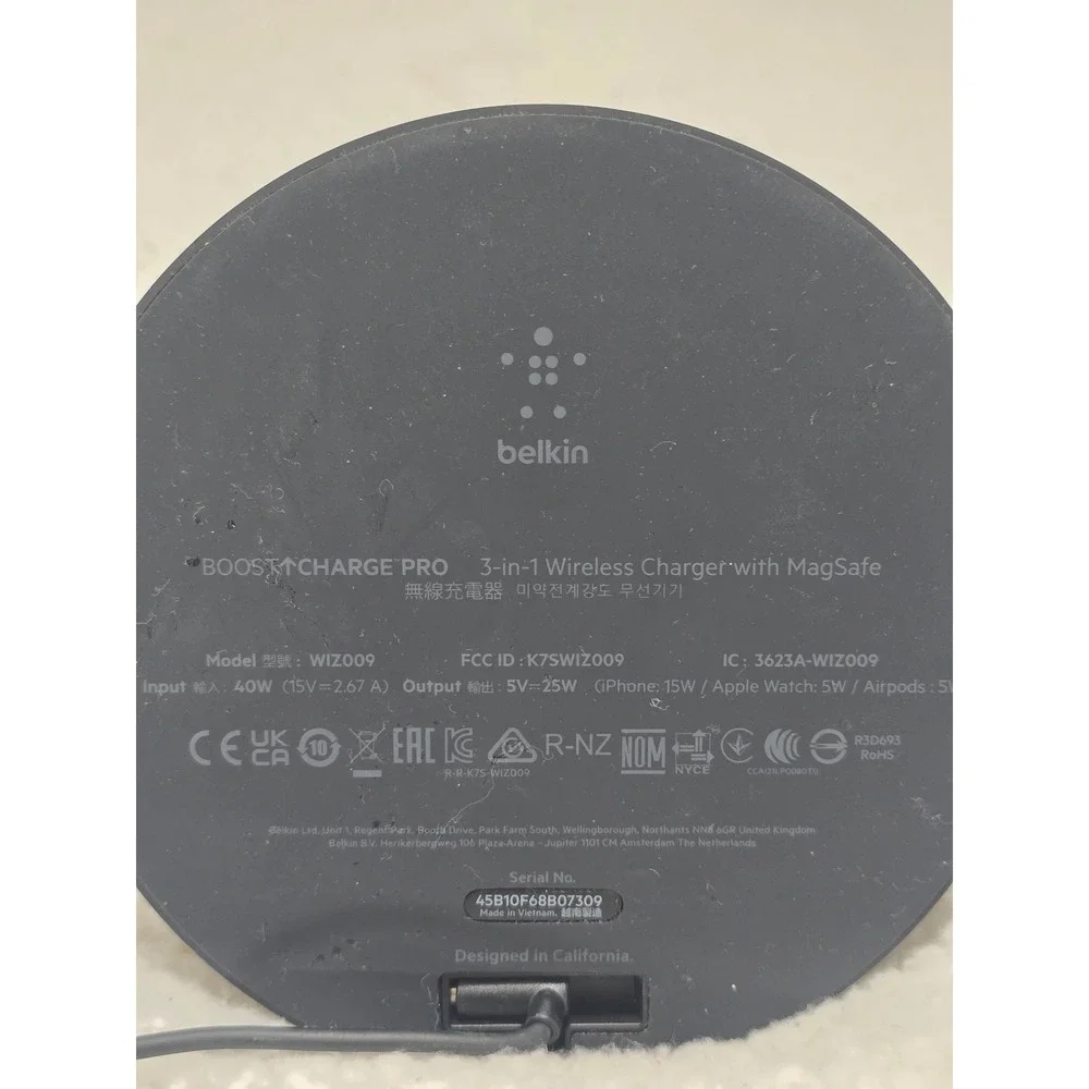 Belkin Boost Charge Pro 3-in-1 Wireless Charger‎ MagSafe WIZ009 Black Stand