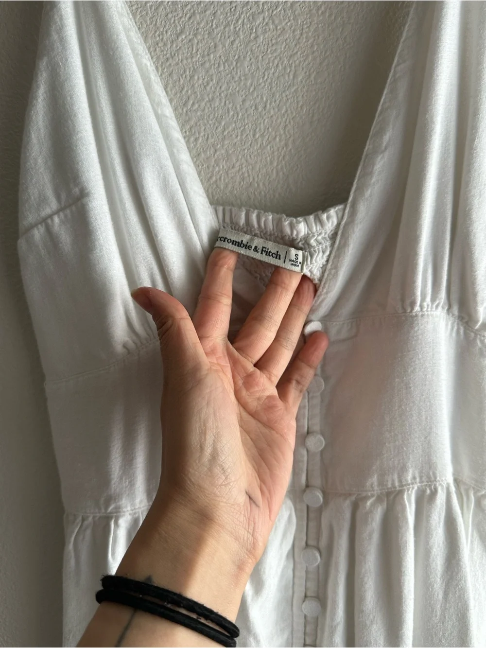 Abercrombie & Fitch elegant white