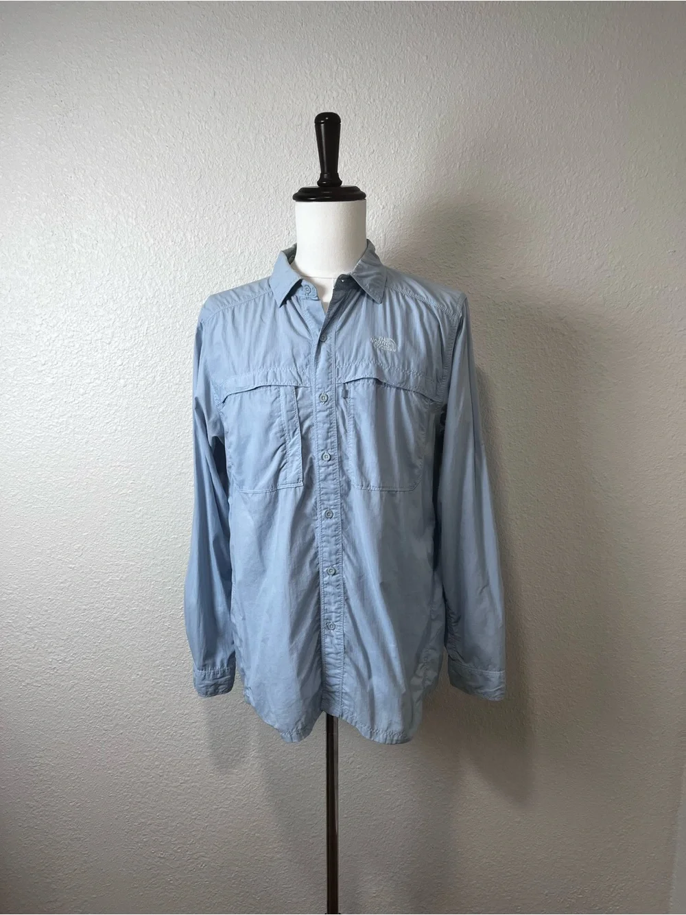 The North Face Men’s Long-Sleeve Light Blue Button-Up Shirt Size Medium