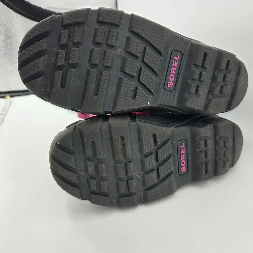 Sorel kids snow