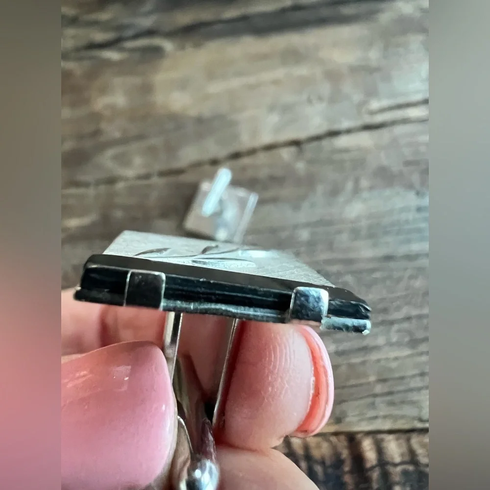N/A classic square