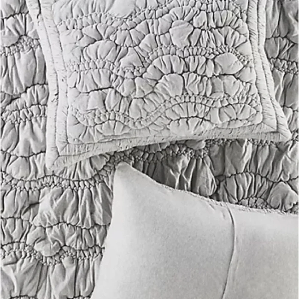Anthropologie Landry Elegant Gray Standard Pillow Shams New x2