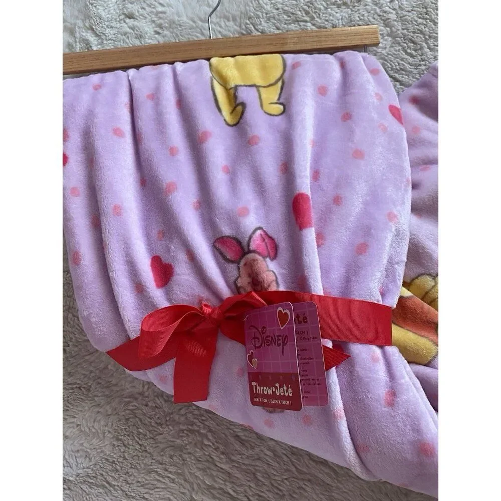 Disney Winnie The Pooh Piglet Hearts Valentines Blanket Soft Throw 60 X 70”‎ NEW
