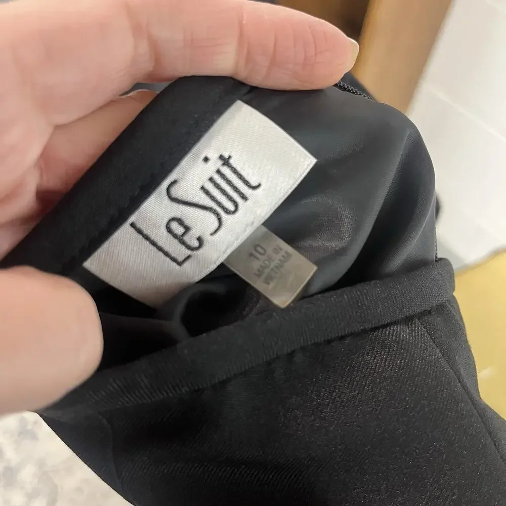 Le Suit brand dry closure