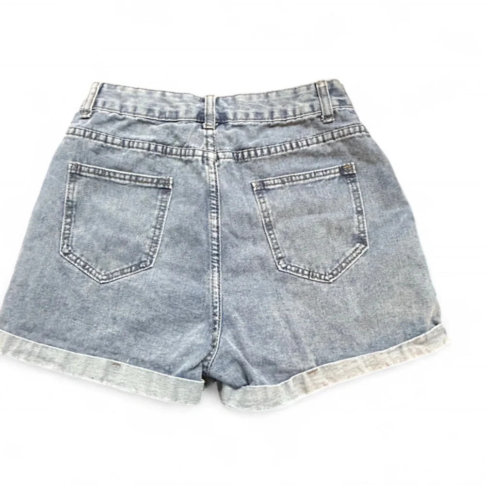 SHEIN Blue Jean Shorts High-Waisted W Raw HemVintage Style 6, Exelent condition.