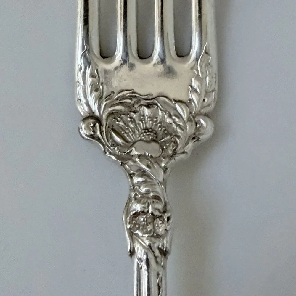 2pc Oneida Hanover Dinner Forks 7 3/8”Silverplate 1901 Wm A Rogers A1 Mono “M”