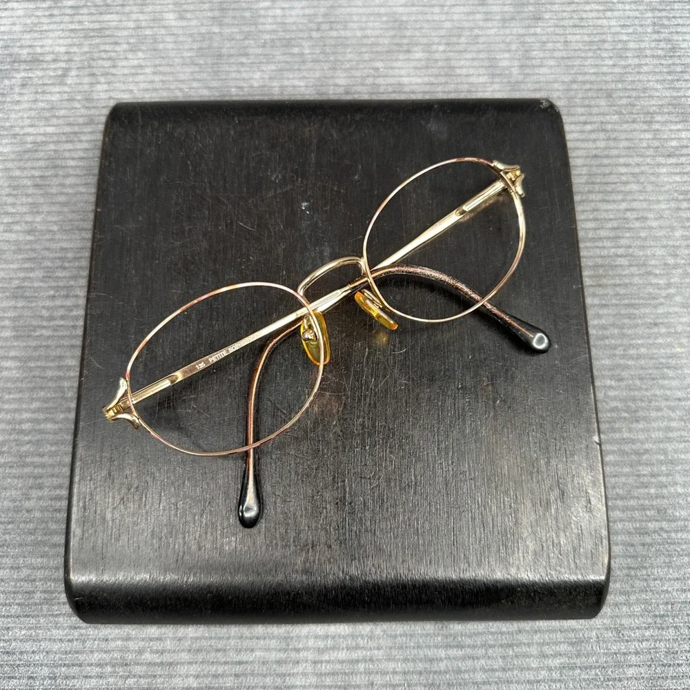 Petite Sophisticate 2202 G505 Gold Oval Y2K Eyeglass Frames Italy 49-19-135 Vtg