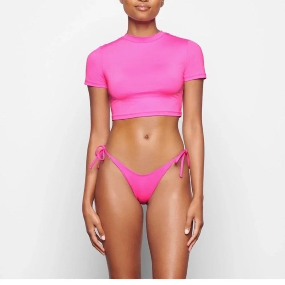 🔥 SKIMS Glossy Swim Top | Neon Pink | L🔥