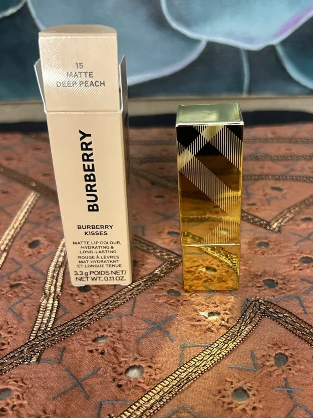 Burberry elegant matte