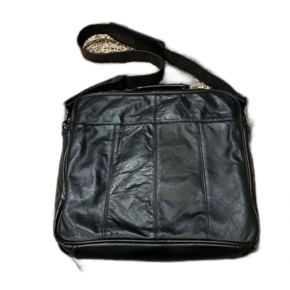 Unbranded flap laptop