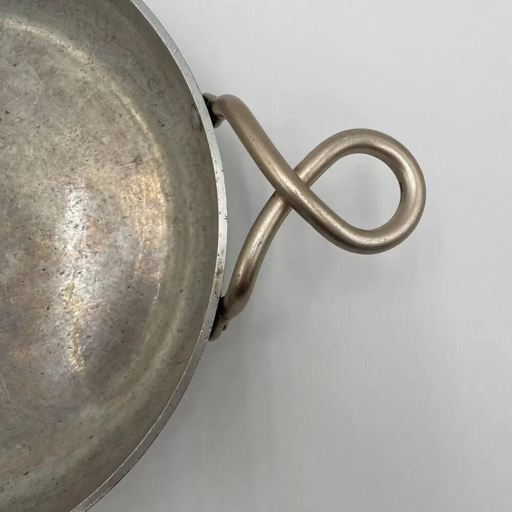 J3 VTG WEAR EVER ALUMINUM HALLITE COPPER TONE HANDLES #V901 PAN SKILLET NO LID