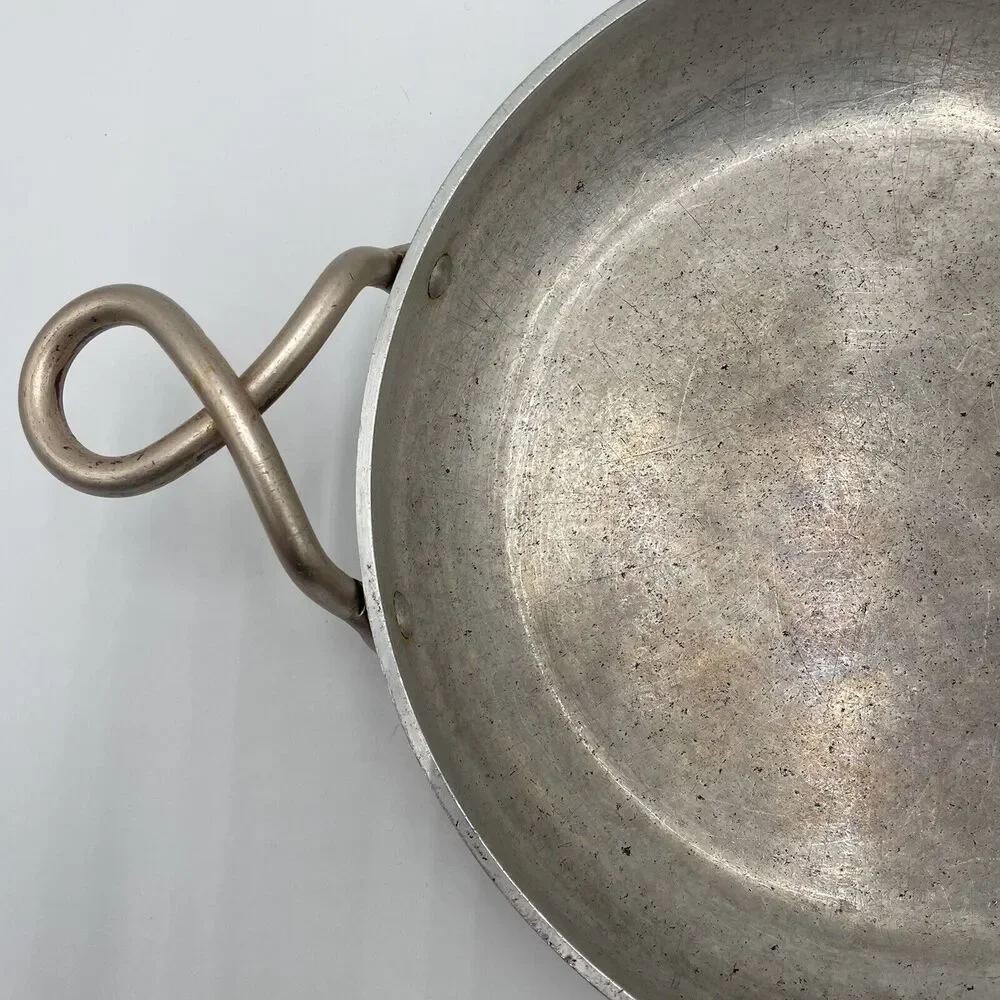 J3 VTG WEAR EVER ALUMINUM HALLITE COPPER TONE HANDLES #V901 PAN SKILLET NO LID
