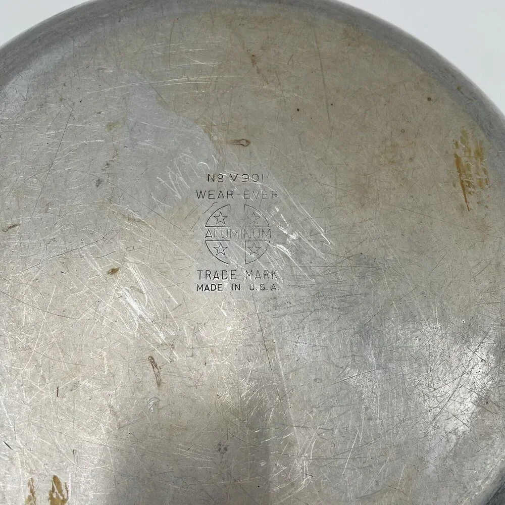 J3 VTG WEAR EVER ALUMINUM HALLITE COPPER TONE HANDLES #V901 PAN SKILLET NO LID