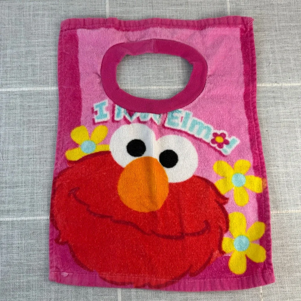 Sesame Street lot elmo