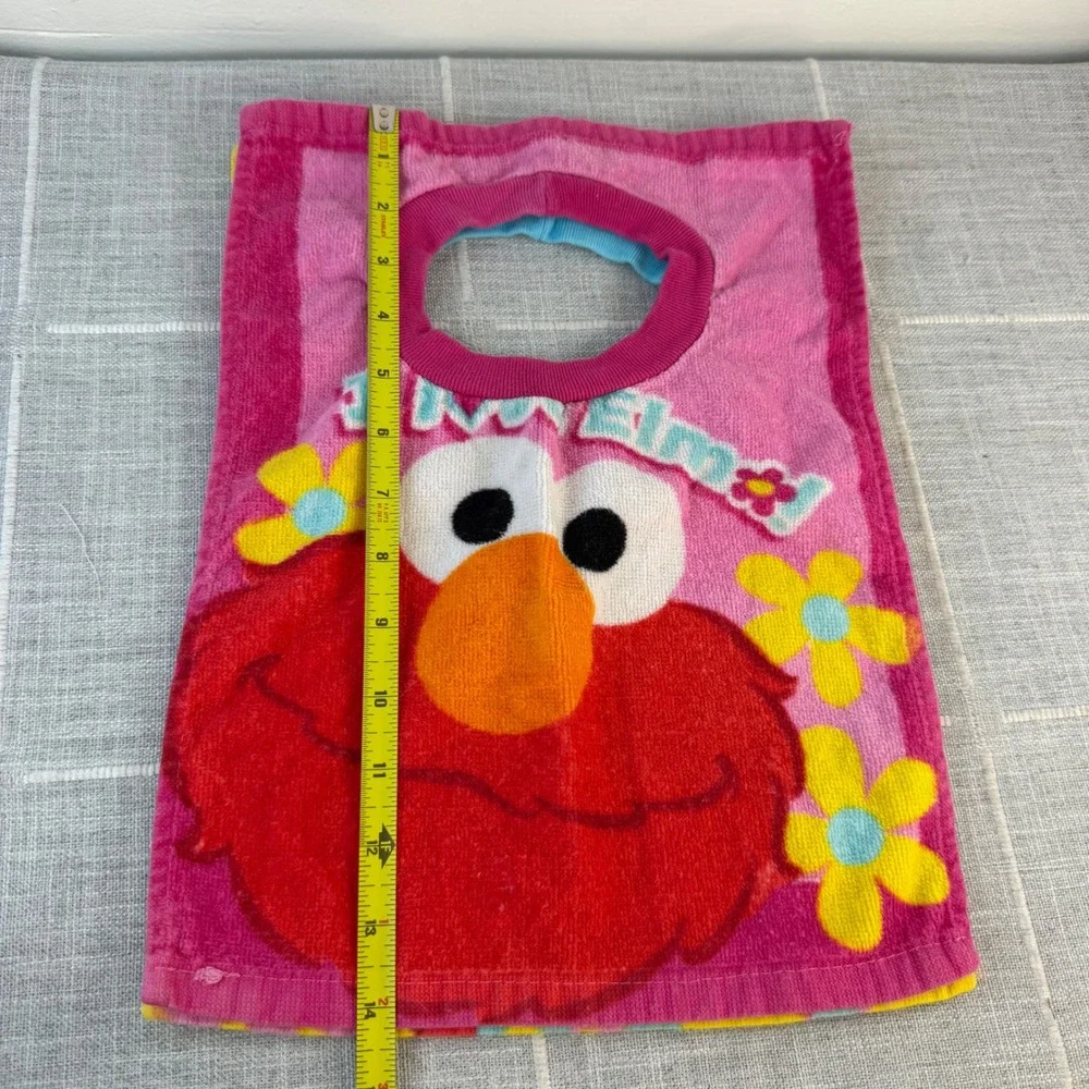 Sesame Street lot elmo