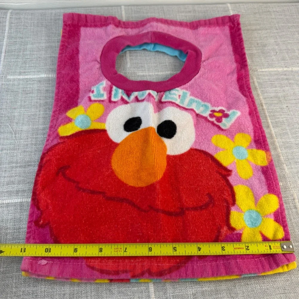 Sesame Street lot elmo