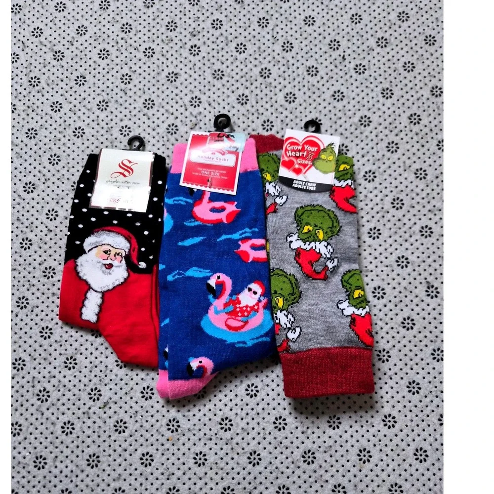 NWT 3 Pairs Novelty Christmas Socks Santa Flamingo Grinch Adult‎ Crew