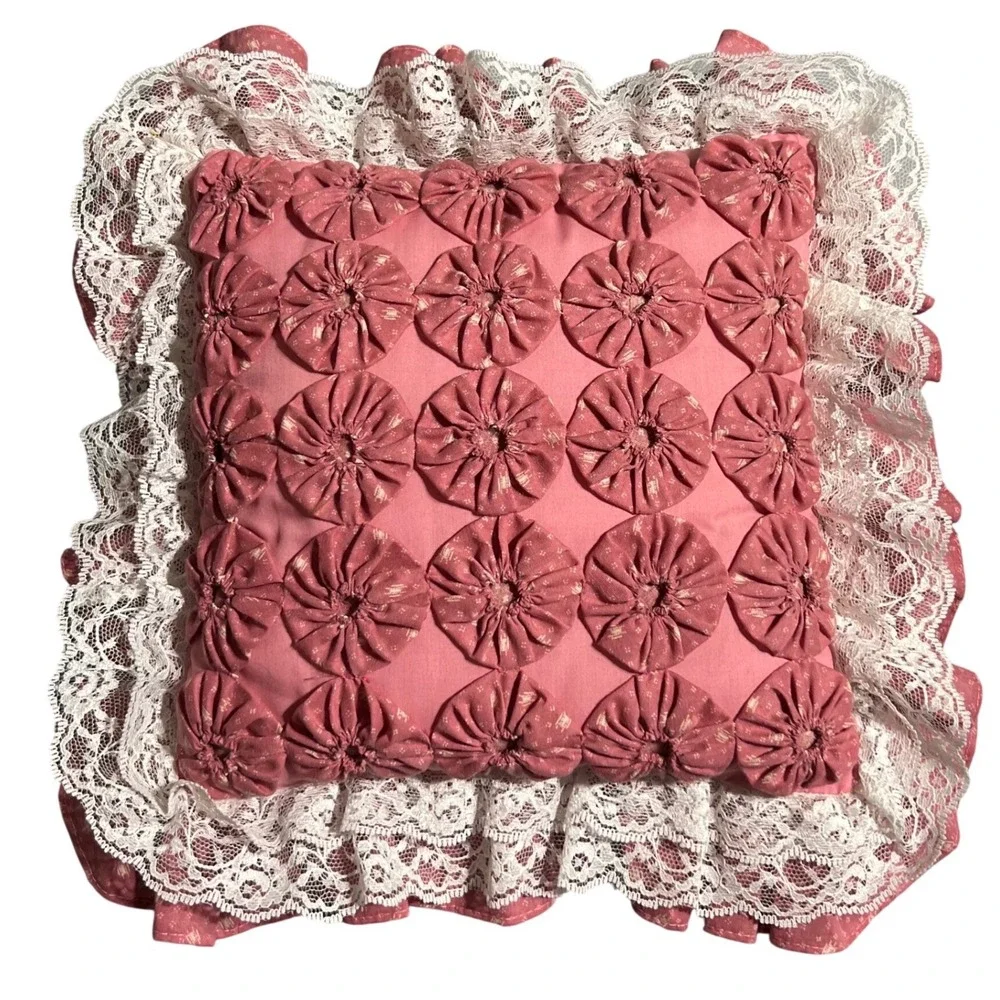 Vintage Handmade Pink Yo-Yo Rosette Decorative Throw Pillow White Lace‎ Trim 13