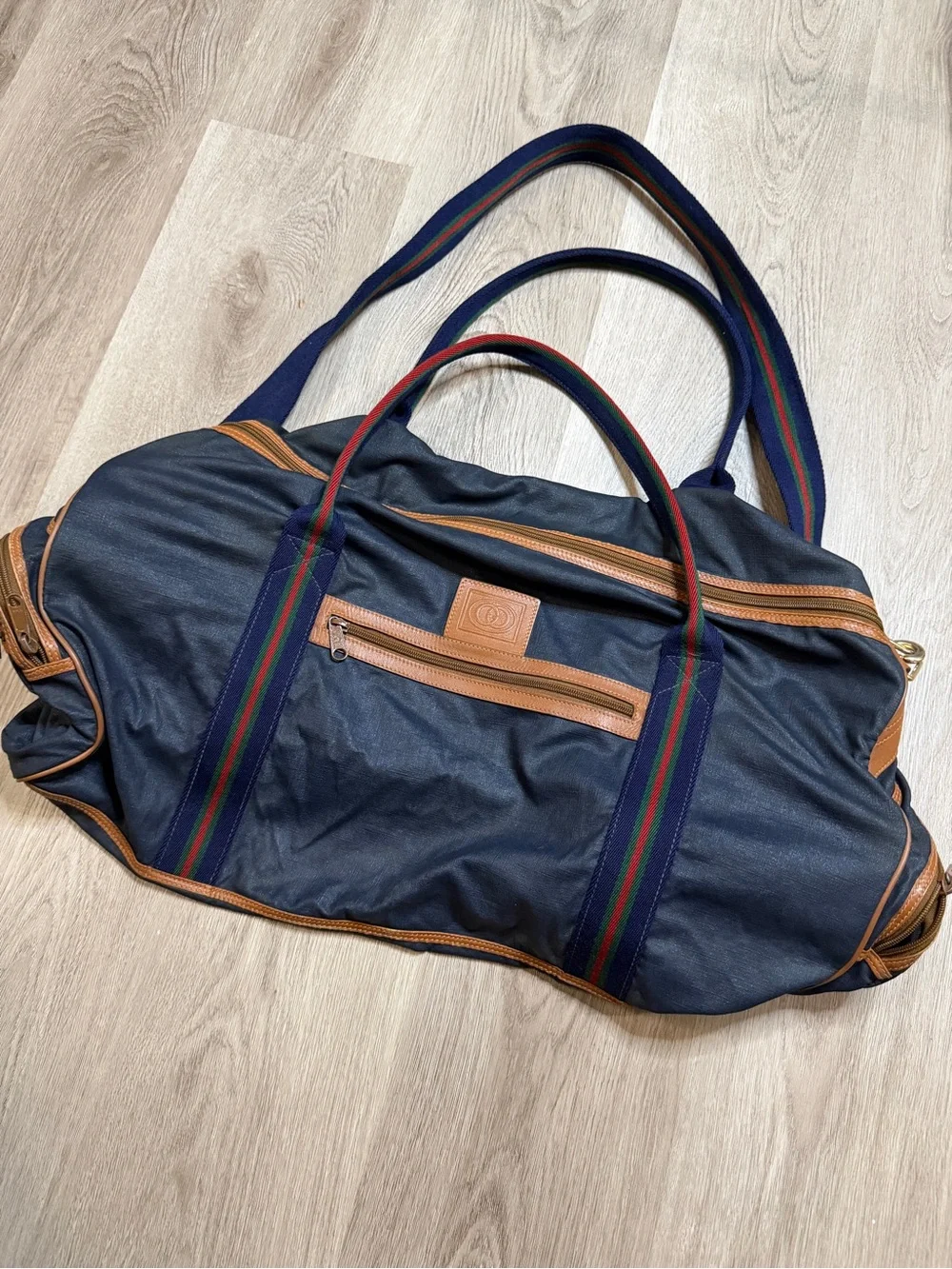 Gucci stylish navy