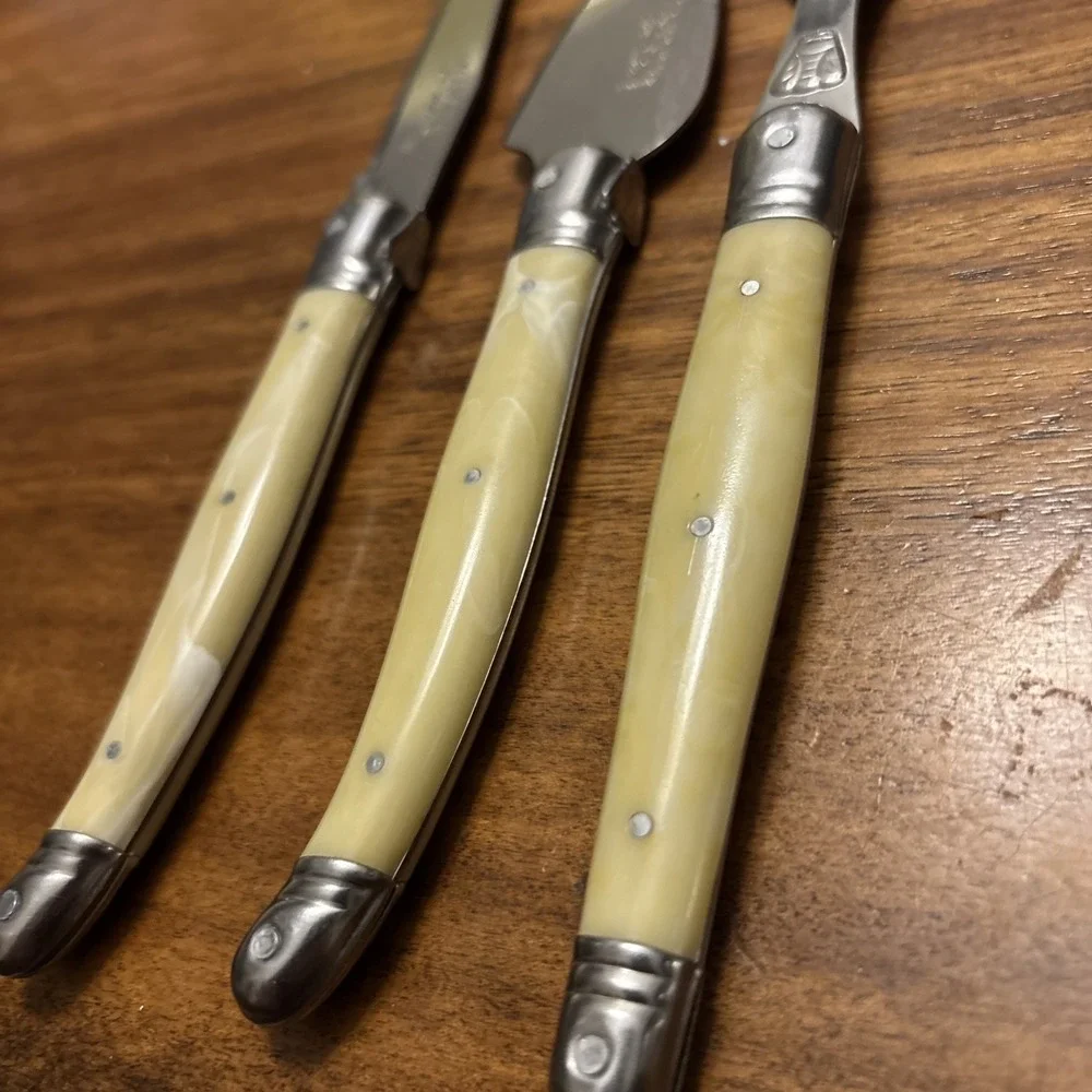 Laguiole knives that