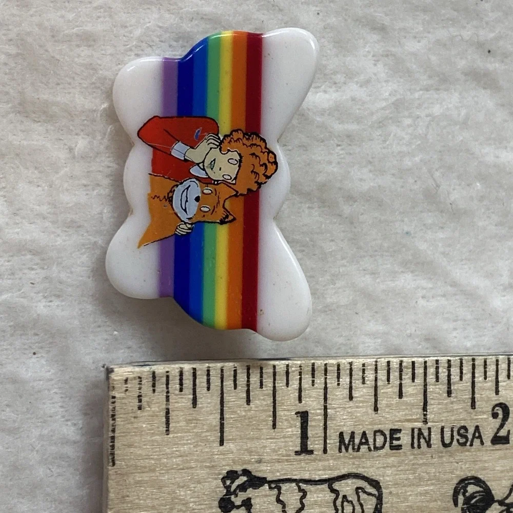 Little Orphan Annie Necklace Plastic Metal‎ Pin Butterfly Heart Sandy Rainbow