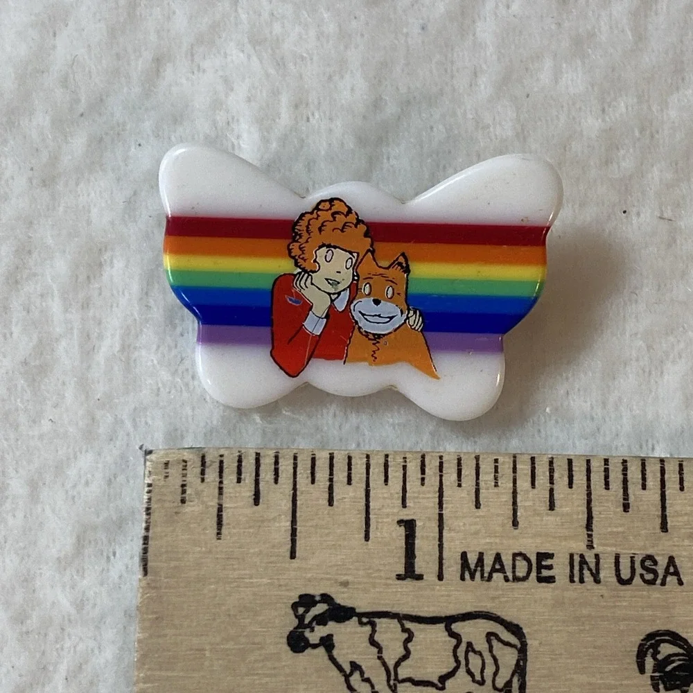 Little Orphan Annie Necklace Plastic Metal‎ Pin Butterfly Heart Sandy Rainbow