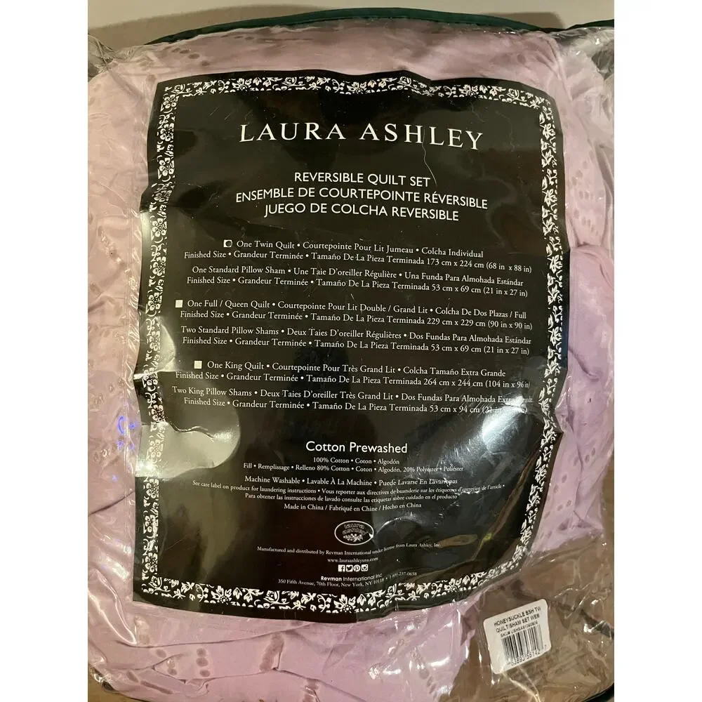 Laura Ashley Twin comforter without sham purple‎ and white
