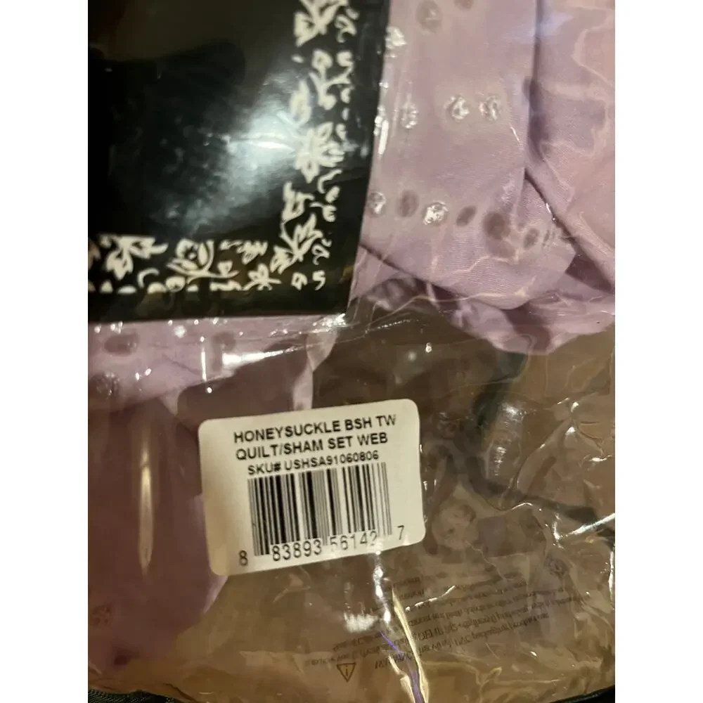 Laura Ashley Twin comforter without sham purple‎ and white