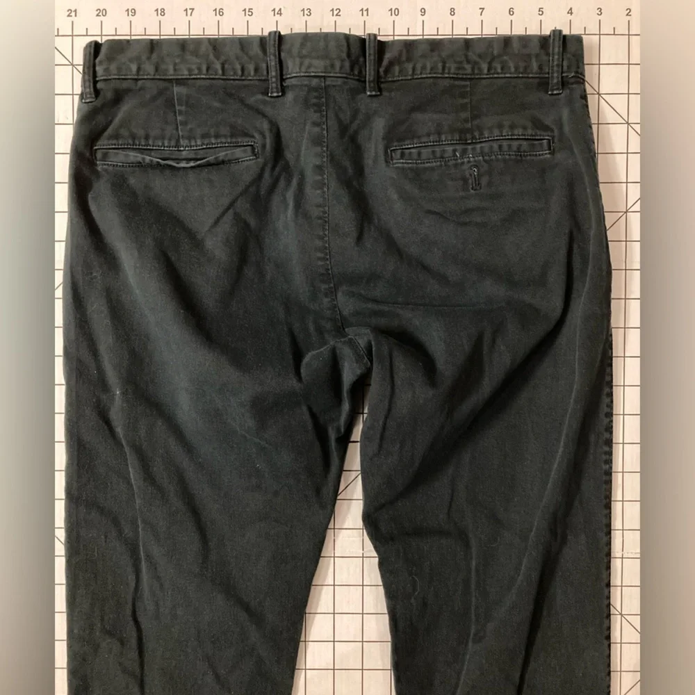 J. Crew Flex Men’s Size 32/34 Slim‎ Fit Chino Pants