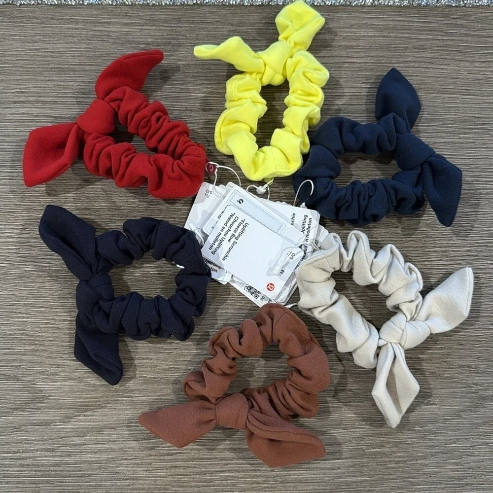 LULULEMON BUNDLE‎ UPLIFTING SCRUNCHIES FLEECE BOW $108 nwt